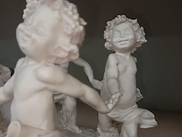 Lot 310 - beeldengroep op bronsvoet - afbeelding 4 van  5
