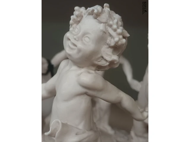 Lot 310 - beeldengroep op bronsvoet - afbeelding 5 van  5