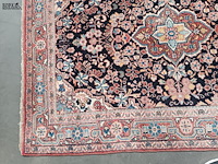 Lot 310 - handgeknoopt perzisch tapijt - afbeelding 3 van  5