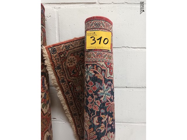 Lot 310 - handgeknoopt perzisch tapijt - afbeelding 5 van  5