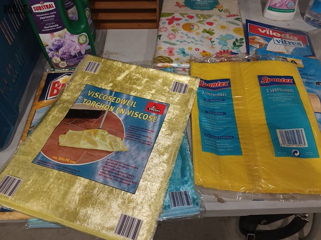 Lot 310 - poetsmateriaal en producten. 22 stuks - afbeelding 2 van  6