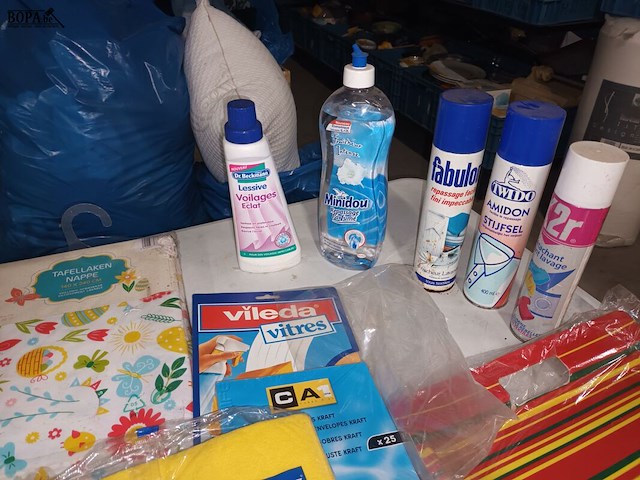 Lot 310 - poetsmateriaal en producten. 22 stuks - afbeelding 4 van  6