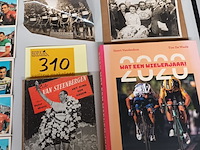 Lot 310 - verzamel items wielrennen. 66 stuks - afbeelding 1 van  7
