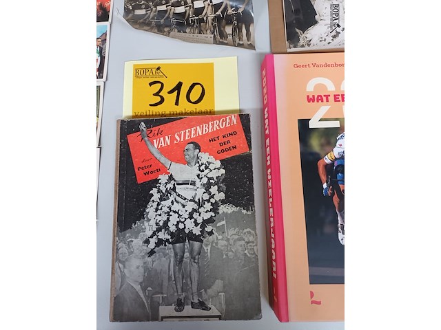 Lot 310 - verzamel items wielrennen. 66 stuks - afbeelding 4 van  7