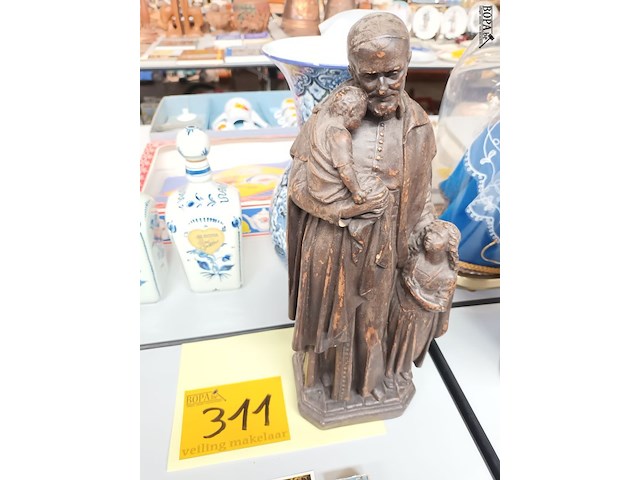Lot 311 - heiligenbeeld in plaaster - afbeelding 1 van  3