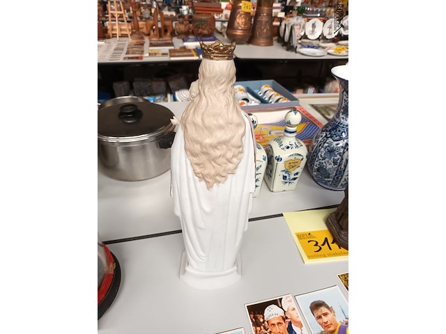 Lot 312 - heiligenbeeld in biscuit - afbeelding 4 van  4