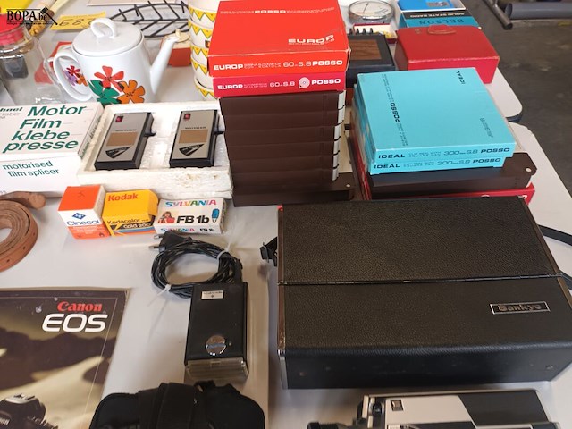 Lot 313 - fototoestellen en filmcamera’s. 10 stuks - afbeelding 6 van  9