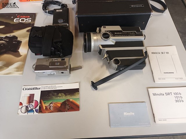 Lot 313 - fototoestellen en filmcamera’s. 10 stuks - afbeelding 7 van  9