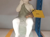 Lot 313 - gipsen beeld