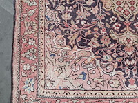 Lot 313 - handgeknoopt perzisch tapijt - afbeelding 2 van  5