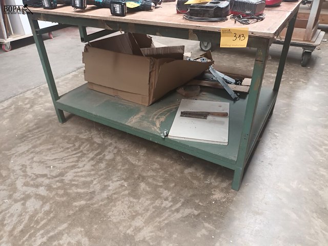 Lot 313 - houten werkbank - afbeelding 1 van  4