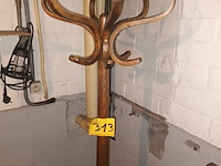 Lot 313 - staande kapstok - afbeelding 2 van  3