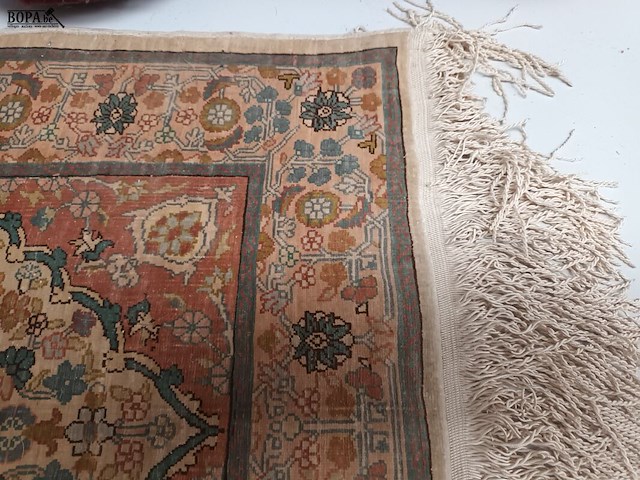Lot 314 - handgeknoopt perzisch tapijt - afbeelding 2 van  4