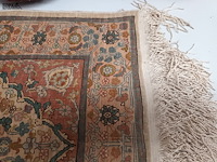 Lot 314 - handgeknoopt perzisch tapijt - afbeelding 2 van  4