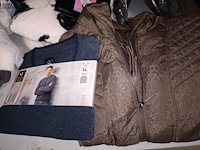 Lot 315 - kledij en tafellaken. 19 stuks - afbeelding 2 van  5