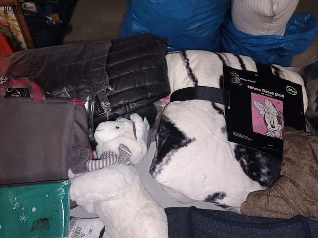 Lot 315 - kledij en tafellaken. 19 stuks - afbeelding 3 van  5