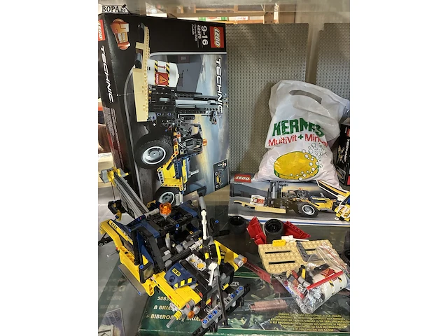 Lot 316 - lot lego technic - afbeelding 2 van  5