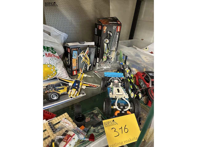 Lot 316 - lot lego technic - afbeelding 3 van  5