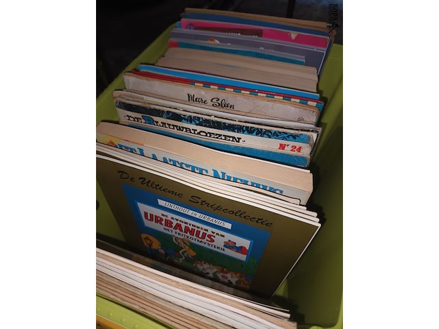 Lot 317 - diverse strips. 60 stuks - afbeelding 2 van  3