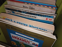 Lot 317 - diverse strips. 60 stuks - afbeelding 2 van  3