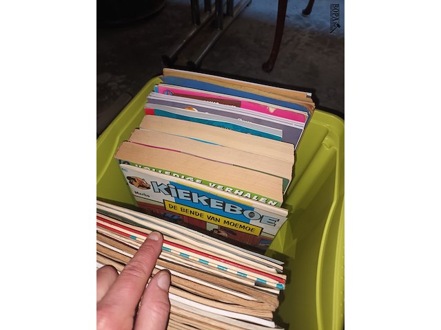 Lot 317 - diverse strips. 60 stuks - afbeelding 3 van  3