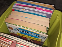 Lot 317 - diverse strips. 60 stuks - afbeelding 3 van  3