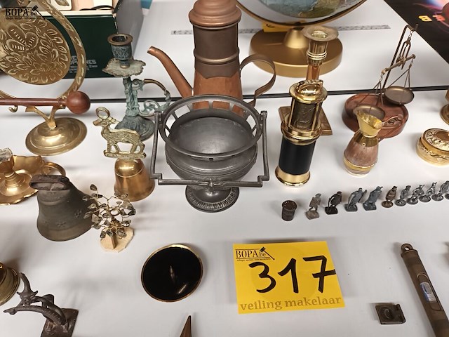 Lot 317 - koperwerk. 75 stuks - afbeelding 5 van  9