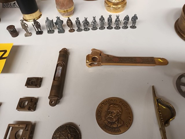 Lot 317 - koperwerk. 75 stuks - afbeelding 8 van  9