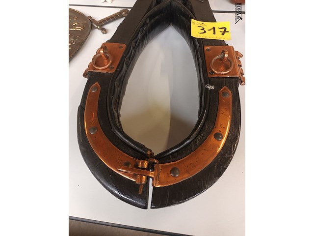 Lot 317 - paardengareel - afbeelding 2 van  4