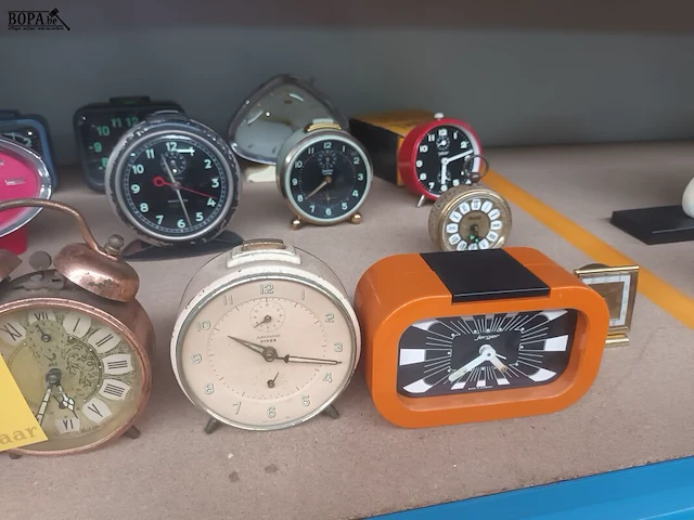 Lot 317 - vintage wekkers. 14 stuks - afbeelding 5 van  5