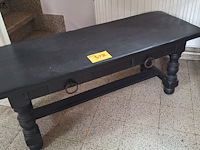 Lot 317 - zwarte houten salontafel - afbeelding 2 van  2