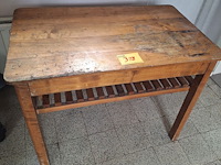Lot 318 - keukentafel - afbeelding 1 van  2