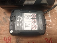 Lot 318 - lader en accu’s makita - afbeelding 3 van  3