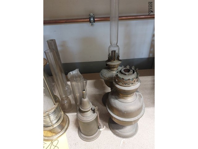 Lot 318 - olie lampen en mijnwerkerslampen - afbeelding 3 van  3