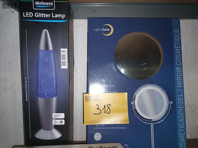 Lot 318 - telefoon, spiegel en lamp - afbeelding 2 van  3