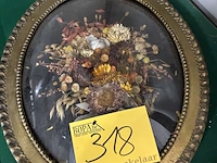 Lot 318 - vintage wanddecoratie bloemen