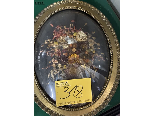 Lot 318 - vintage wanddecoratie bloemen - afbeelding 2 van  2