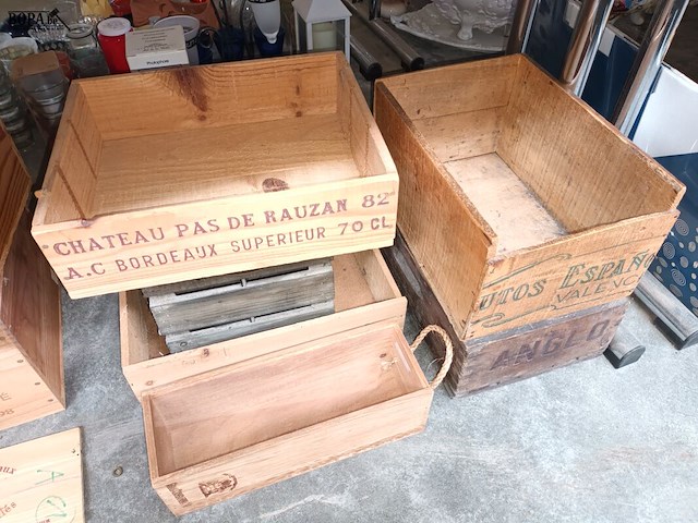 Lot 318 - wijnkistjes en houten bakjes. 14 stuks - afbeelding 4 van  4