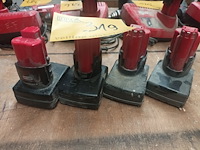 Lot 319 - accu’s milwaukee. 4 stuks - afbeelding 2 van  4