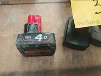 Lot 319 - accu’s milwaukee. 4 stuks - afbeelding 4 van  4