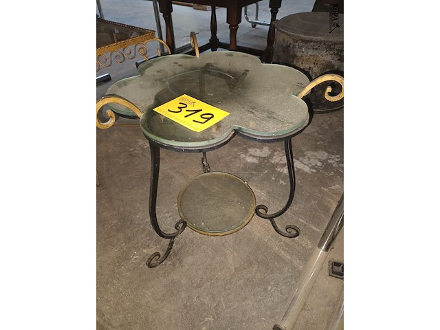 Lot 319 - plantenstaander - afbeelding 3 van  3