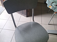 Lot 319 - ronde keukentafel met 4 stoelen - afbeelding 4 van  4