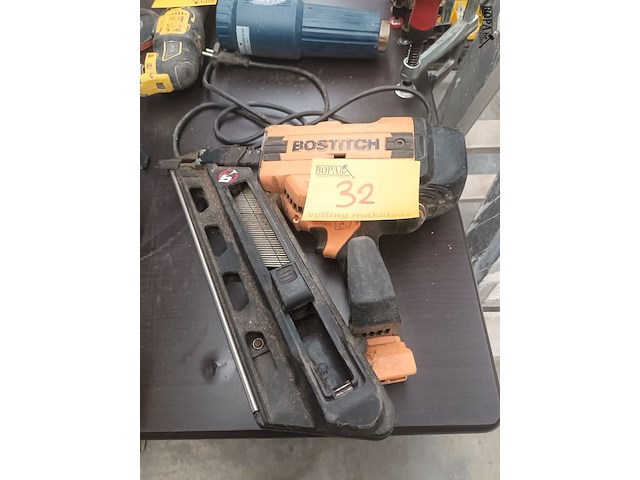 Lot 32 - accu tacker bostitch - afbeelding 1 van  4
