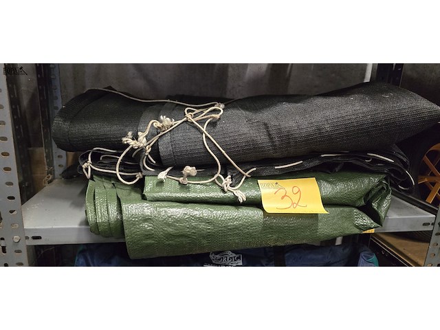 Lot 32 - afdekzeilen 2 stuks - afbeelding 1 van  1