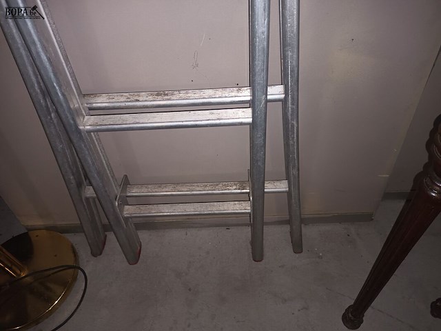 Lot 32 - aluminium ladder - afbeelding 2 van  2