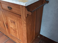 Lot 32 - antiek houten kastje - afbeelding 3 van  5