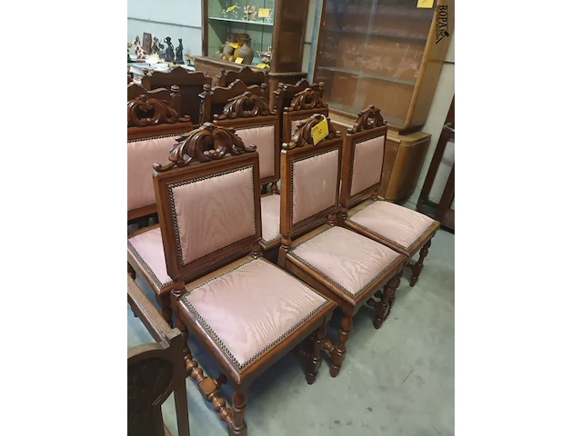 Lot 32 - antieke stoelen. 6 stuks - afbeelding 1 van  4