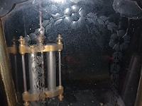 Lot 32 - antieke tafelklok - afbeelding 3 van  4