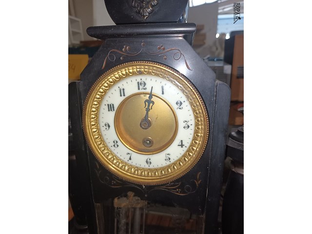 Lot 32 - antieke tafelklok - afbeelding 4 van  4