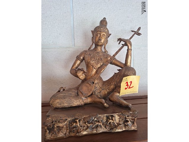 Lot 32 - beeld boeddha - afbeelding 1 van  3